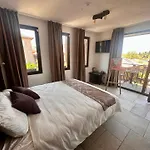 Arthotel Oscar Ii Отель *