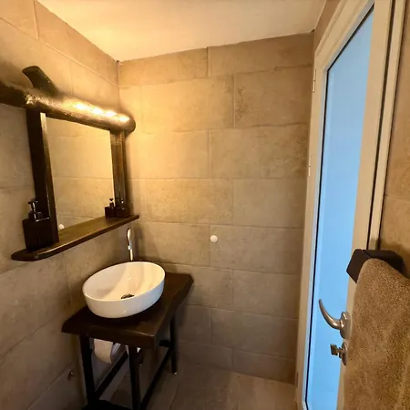 Отель Arthotel Oscar Ii